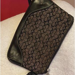 Coach wristlet wallet
